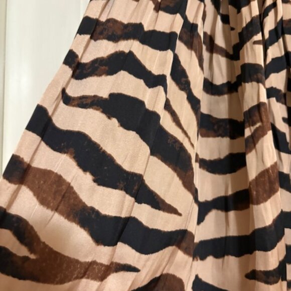 J.Crew Featherweight Satin Mini Skirt Zebra Stripe EUC - Picture 6 of 8